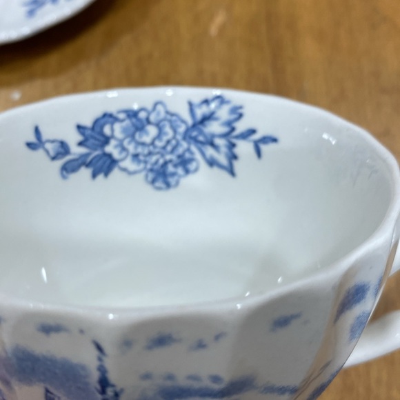 Vintage, teacup/saucer set, “Tulip Time”, by Johnson Bros. - Picture 5 of 12